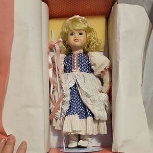 VTG- Paradise Galleries Porcelain Doll - Bo Peep